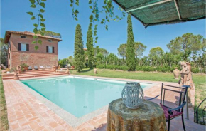 Six-Bedroom Holiday Home in Castiglione del Lago